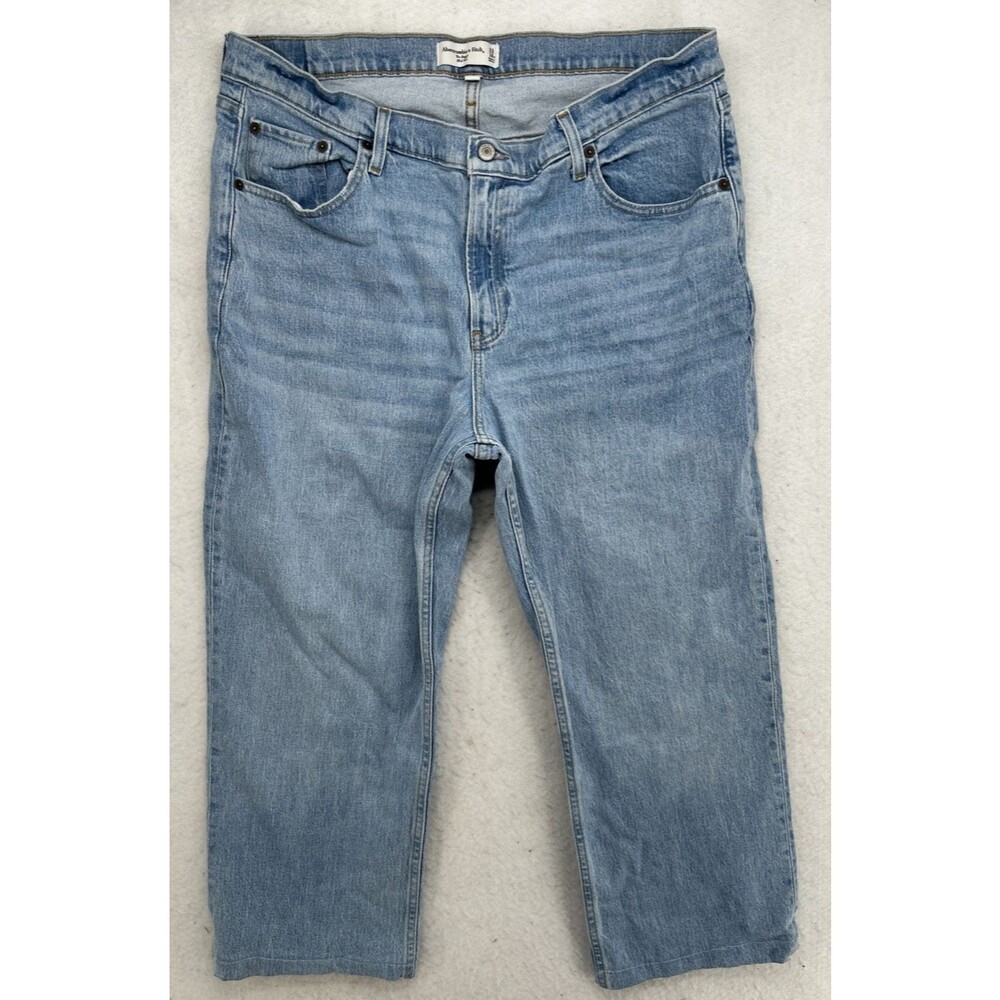 Abercrombie & Fitch Curve Love The Baggy Mid Rise Jeans Sz 33 / 16R Light Wash